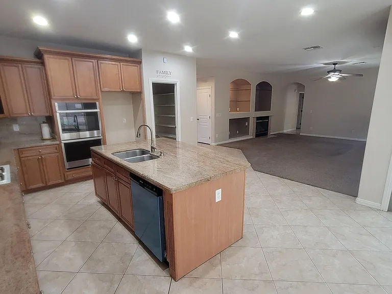 7318 N Kirsten Ave — Photo 15