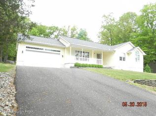 2219 Walnut Trl, Bushkill, PA 18324