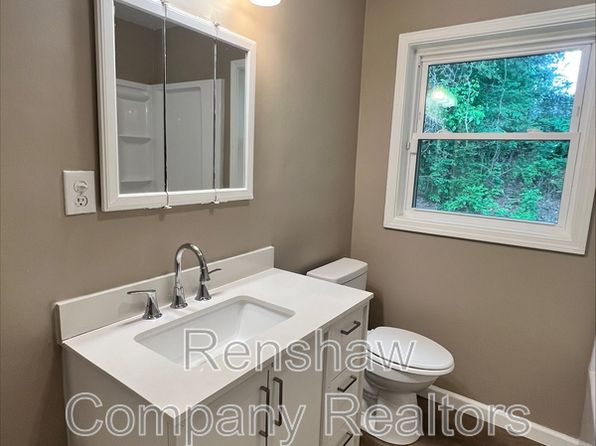 1833 Ayers St, Dyersburg, TN 38024