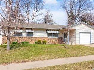 510 E Poplar Dr, Canton, SD 57013