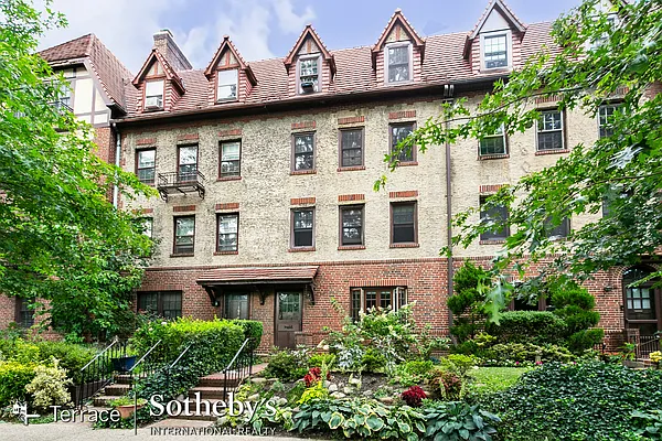 Rented by Terrace Sotheby's International Realty | media 23