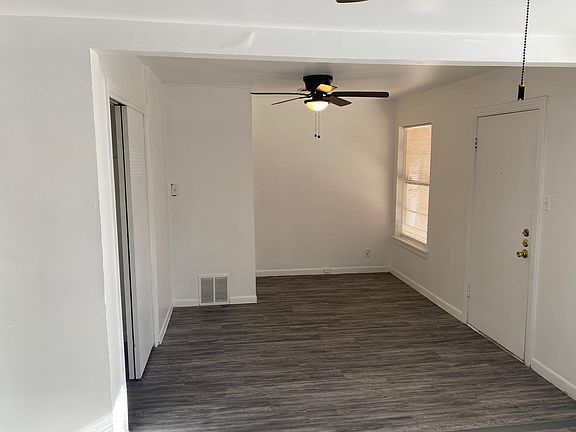 4th image of 301 Wilmes Dr #B