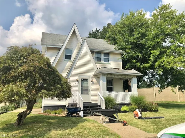 2221 9th St NW, Canton, OH 44708