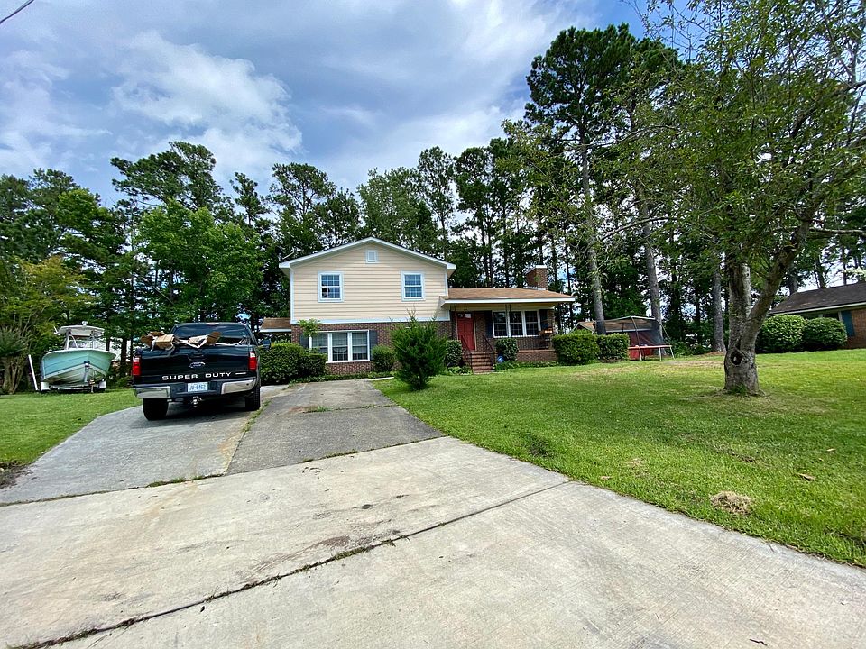 1st image of 105 Mamie Ct