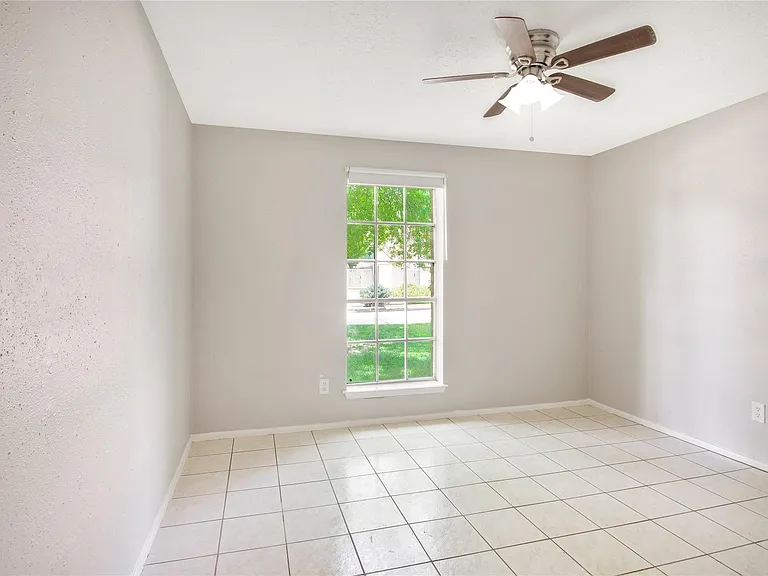 11710 Old Telegraph Rd — Photo 17
