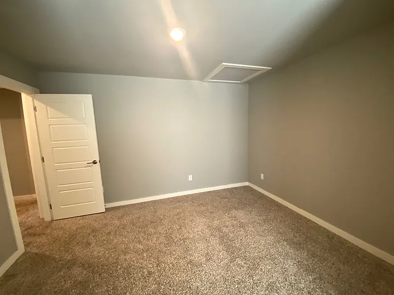 17612 Hampton Park Dr #B — Photo 33