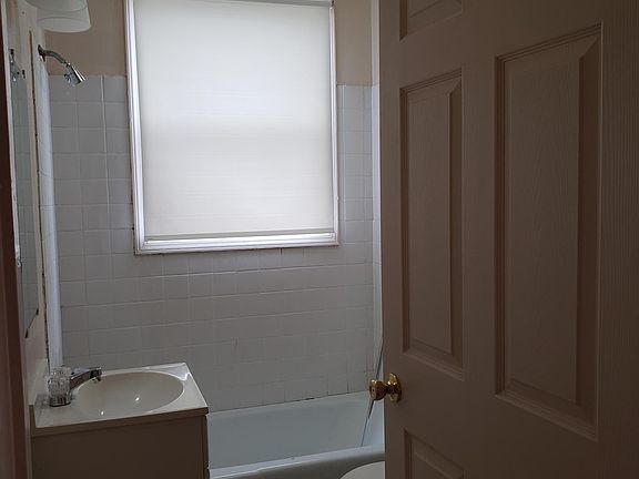 5th image of 1320 Gilbert Dr