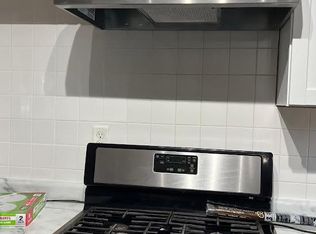 695 Ludlow Ave, Elgin, IL 60120