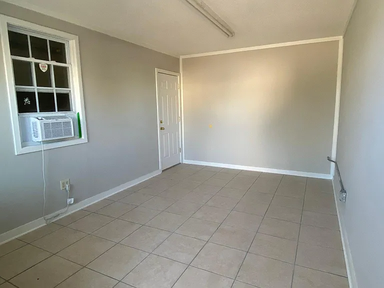 1403 Leona St #2 — Photo 2