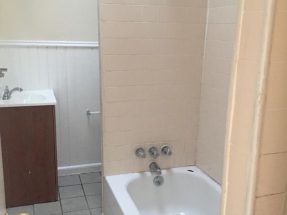 4th image of 6609 Haddington Ln Floor 2
