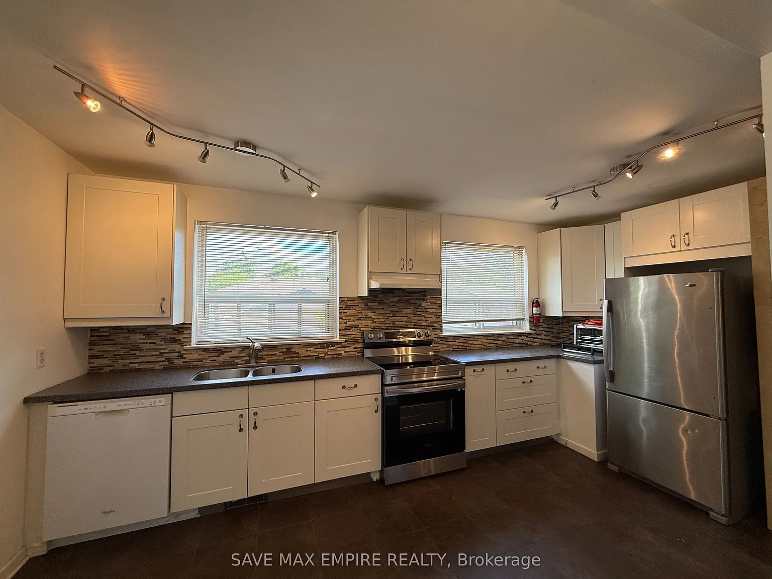 3 bed, $2,900 — Photo 4