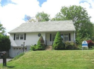 291 Arizona Ave, Shenandoah, PA 17976