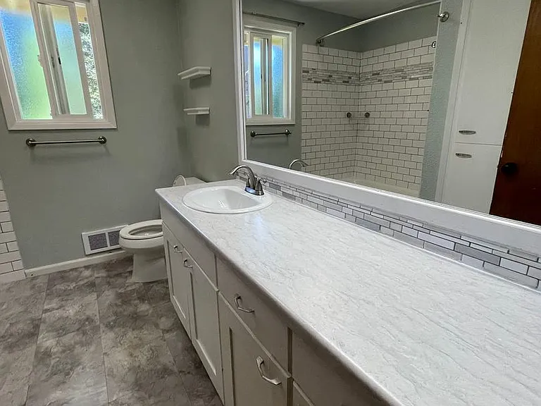 2563 Airline Way — Photo 13