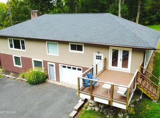 137 Independence Rd, East Stroudsburg, PA 18301