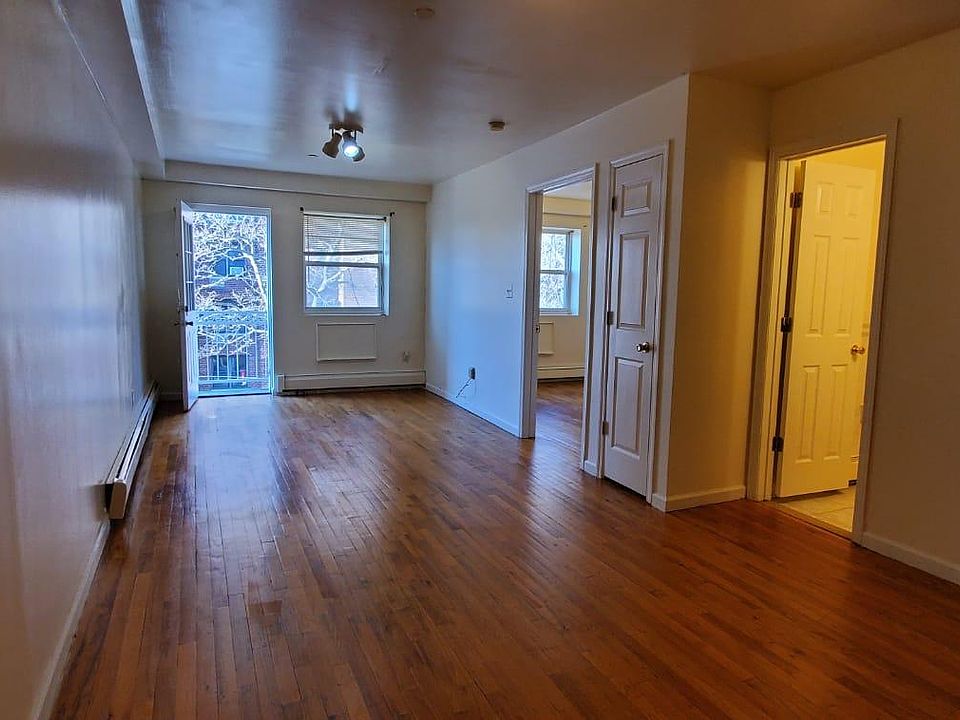 1st image of 13970 Pershing Cres #3FR