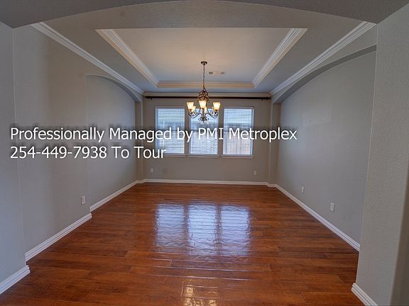 5th image of 9712 Barksdale Dr