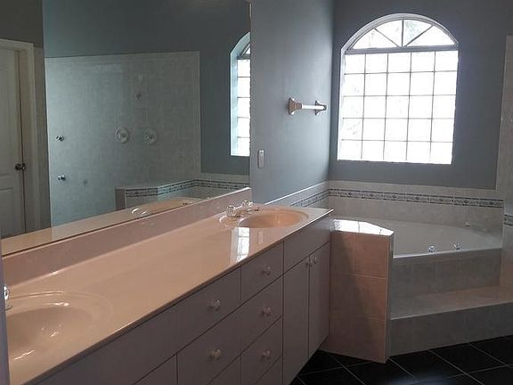 4th image of 2508 SW 36th Ln