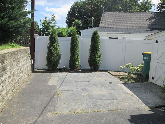 3rd image of 29 Cole St