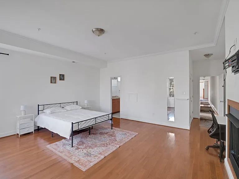 1337 Girard St NW #3 — Photo 25