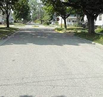 2nd image of 2417 E Dayton St