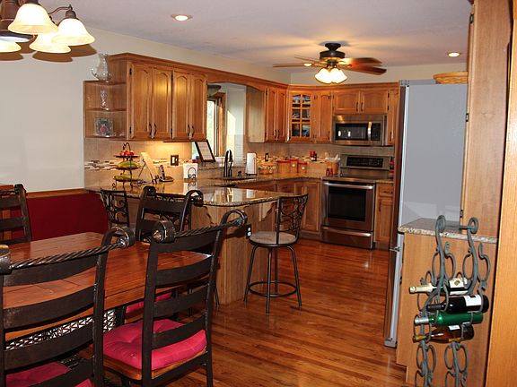 Kitchen/Dining Area