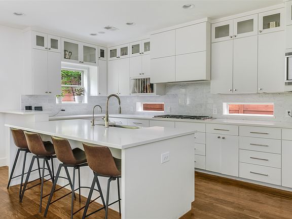 3rd image of 3811 Valley Ridge Rd