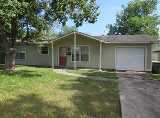 3606 Oaklawn St, Victoria, TX 77901