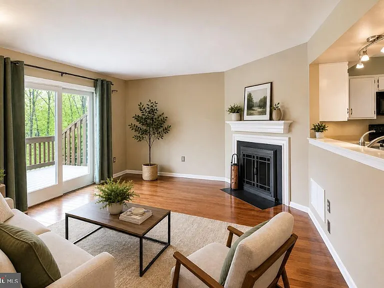 605 Shropshire Dr — Photo 1