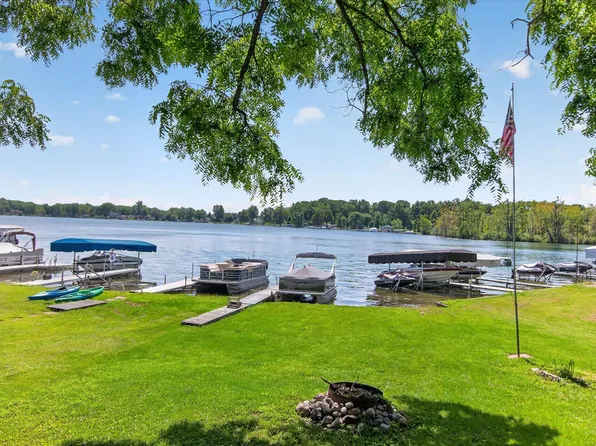 6227 K Dr, Osseo, MI 49266