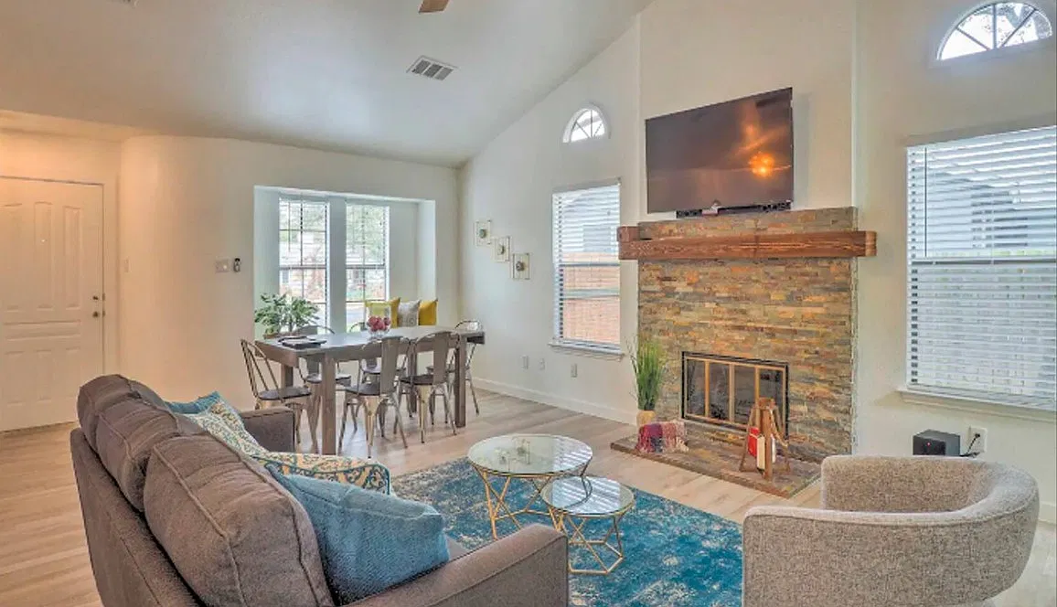 3 bed, 1500 sqft, $3,250 — Photo 3