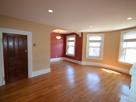 3rd image of 675 Massachusetts Ave APT 3