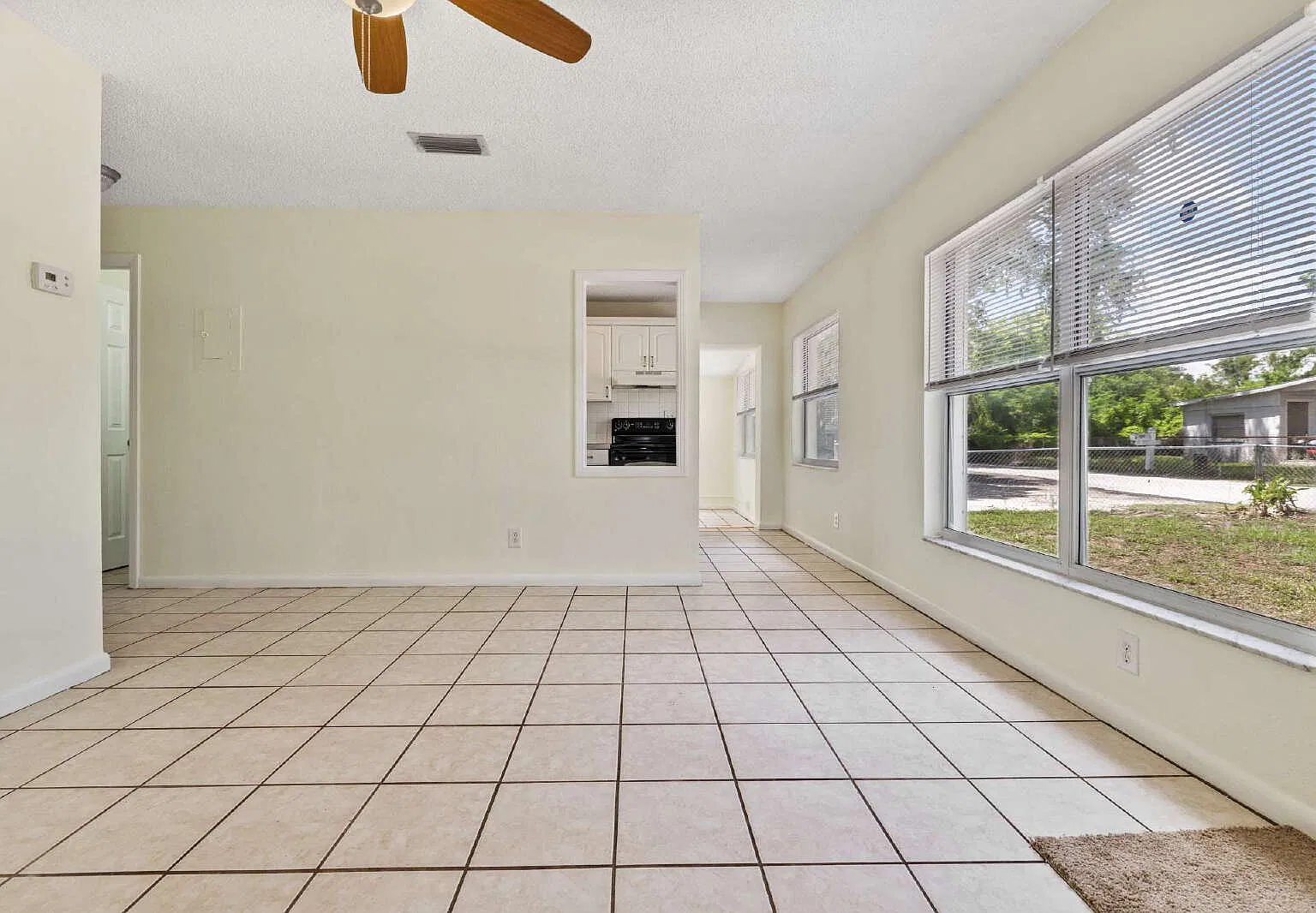 3 bed, 1.0 bath, $1,675 — Photo 2