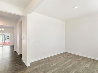 45828 Laceleaf Dr, Bennett, CO 80102