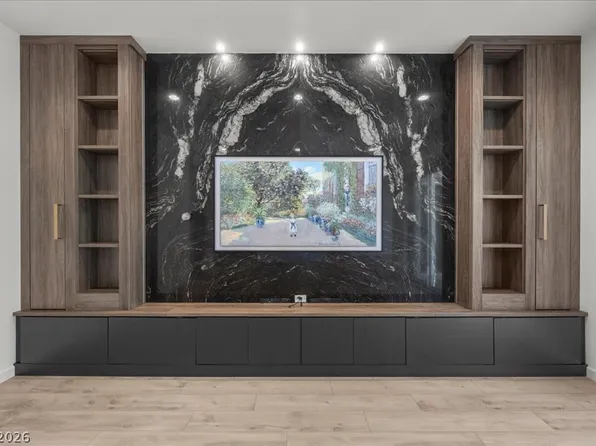 8971 Coastal Oaks St, Las Vegas, NV 89166