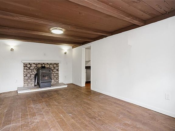5th image of 788 Phillips Hill Rd