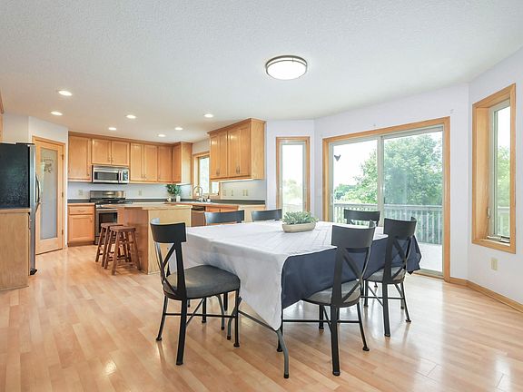 4th image of 890 160th Ln NW