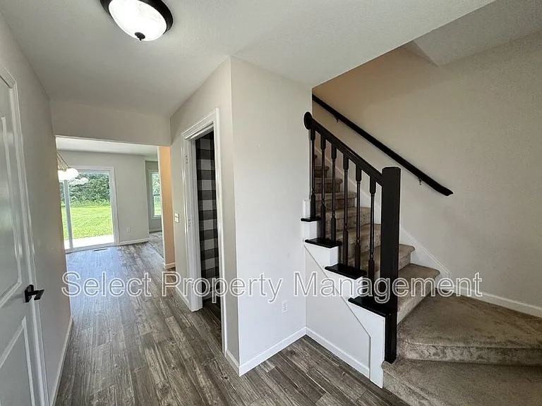 2239 Rittenhouse Pl — Photo 2