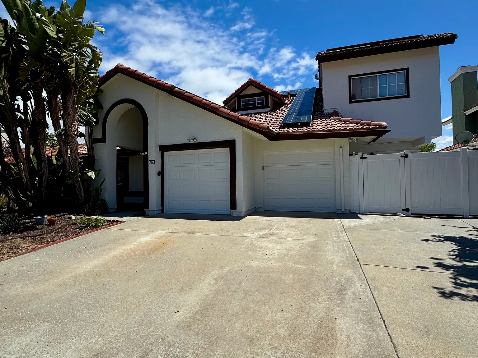 3 bed, 2100 sqft, $5,000 — Photo 2