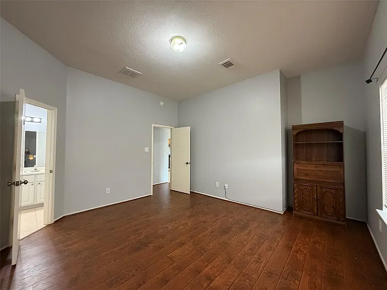 9803 Hallmark Ln — Photo 12
