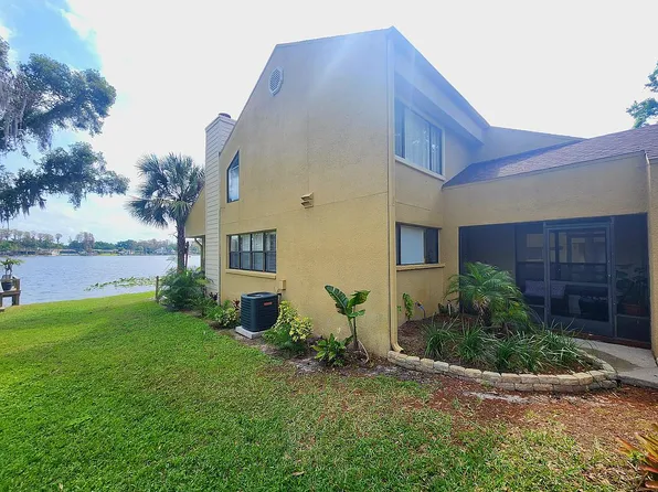 3402 Ellenwood Ln, Tampa, FL 33618