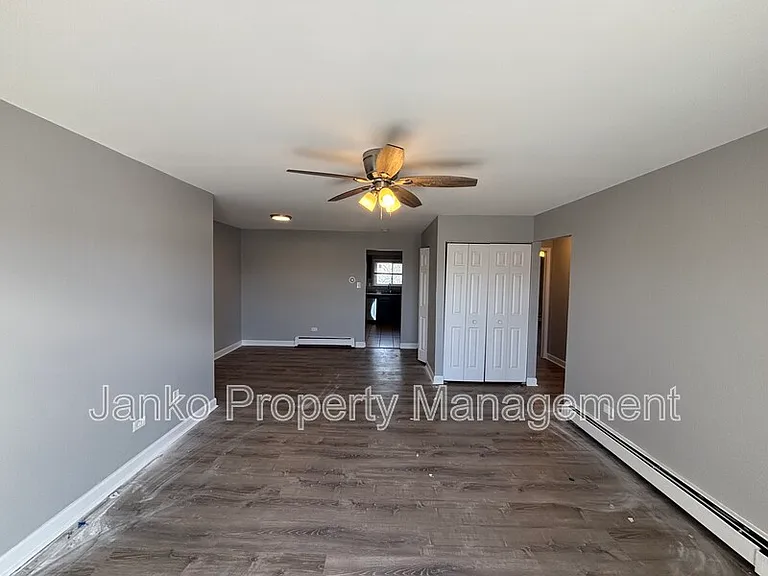 21907 Jeffrey Ave #3B — Photo 2