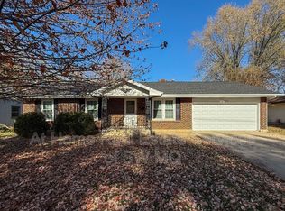 1209 W Broadmoor St, Springfield, MO 65807