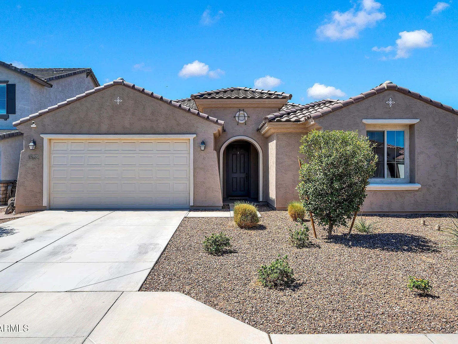 4 bed, 2.5 bath, 2473 sqft, $2,450 — Photo 4