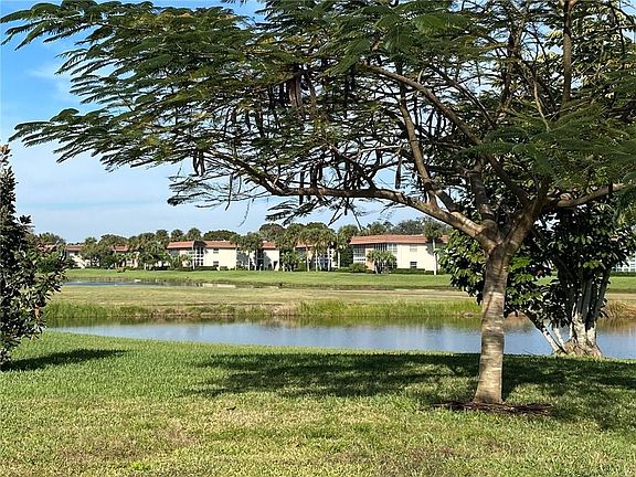5th image of 24 Vista Gardens Trl