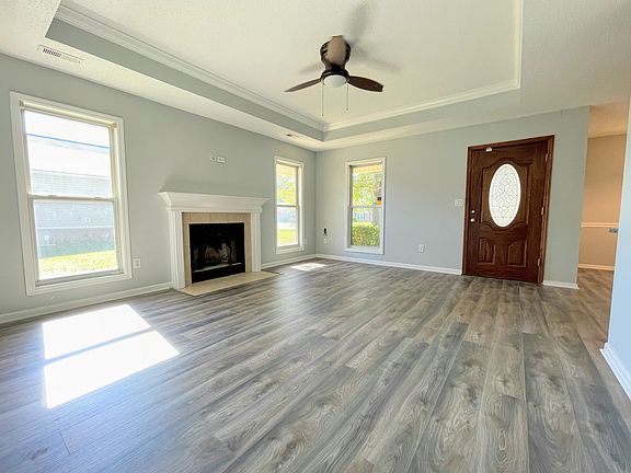 4th image of 109 Tanner Ridge Cir