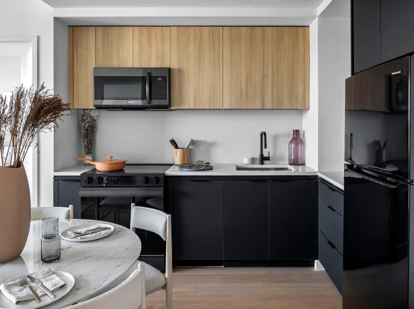 11 Ocean Parkway image 5 of 18