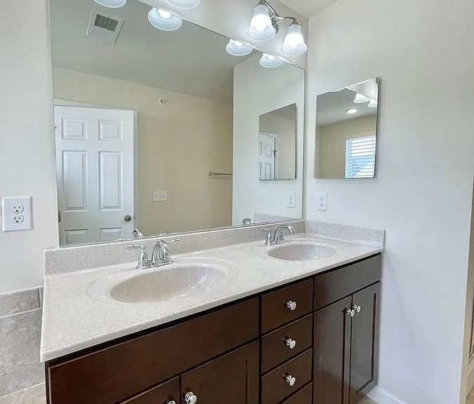 25214 Briargate Ter — Photo 16