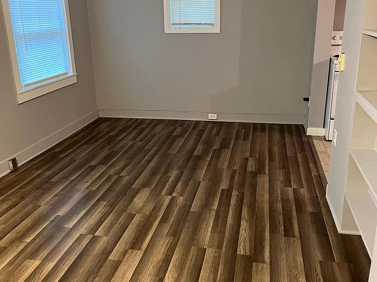 808 E Lacrosse Ave — Photo 2
