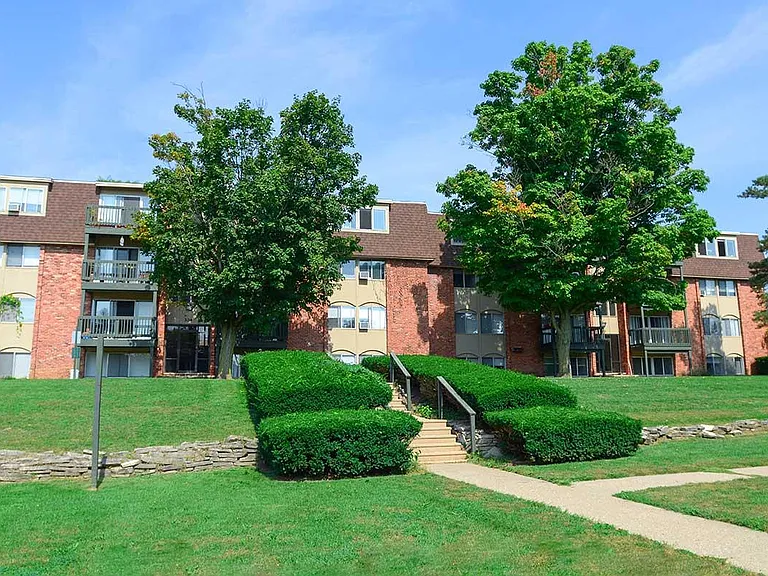 Whitehall Apartments — Photo 17
