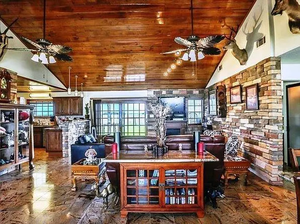 12338 Zamanek Rd, Needville, TX 77461